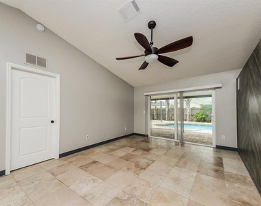 637 Regency Way - Photo Thumbnail 2