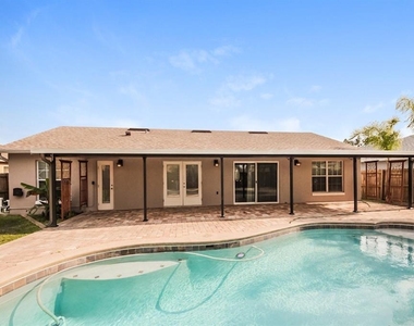 637 Regency Way - Photo Thumbnail 13