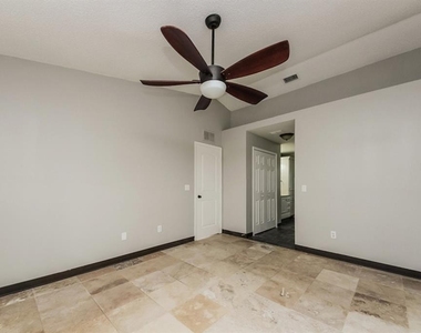 637 Regency Way - Photo Thumbnail 7