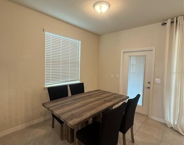 3942 Lana Avenue - Photo Thumbnail 10