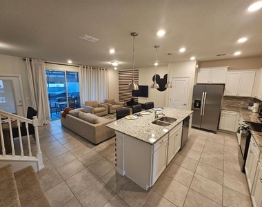 3942 Lana Avenue - Photo Thumbnail 4