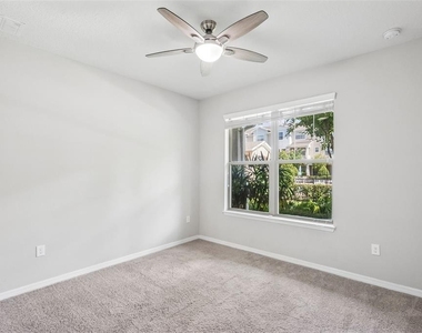588 Piazza Point - Photo Thumbnail 9