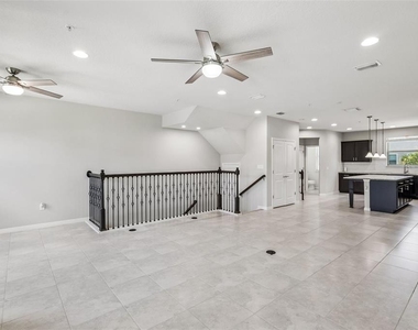 588 Piazza Point - Photo Thumbnail 3