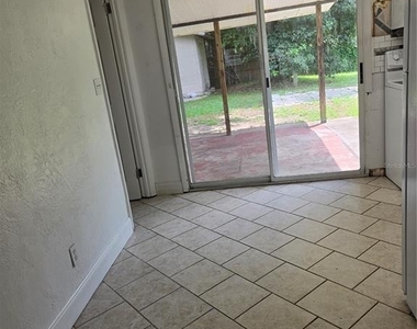 769 Greenway Place - Photo Thumbnail 5