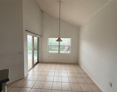 2918 Blooming Alamanda Loop - Photo Thumbnail 12