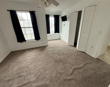 2918 Blooming Alamanda Loop - Photo Thumbnail 18