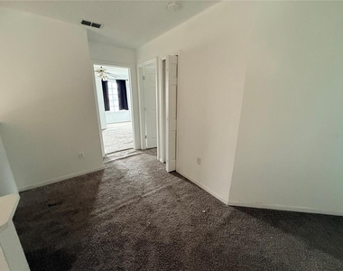 2918 Blooming Alamanda Loop - Photo Thumbnail 14