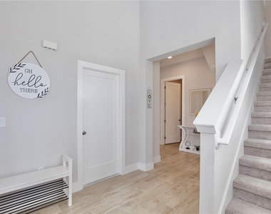 1101 Arisha Drive - Photo Thumbnail 2