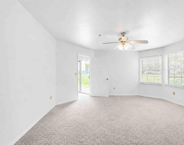 7270 Westpointe Boulevard - Photo Thumbnail 9