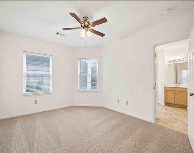 7270 Westpointe Boulevard - Photo Thumbnail 15