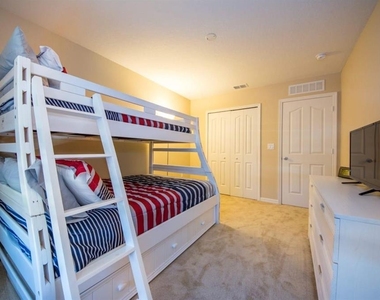4748 Blue Diamond Street - Photo Thumbnail 8