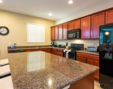 4748 Blue Diamond Street - Photo Thumbnail 5