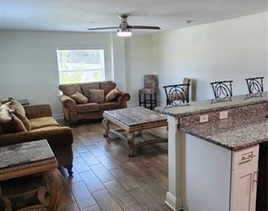 1147 E Mcdonald Avenue - Photo Thumbnail 1