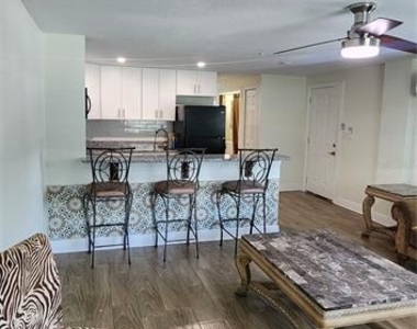1147 E Mcdonald Avenue - Photo Thumbnail 2