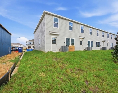 1557 Plank Place - Photo Thumbnail 2
