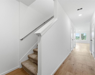 1557 Plank Place - Photo Thumbnail 4
