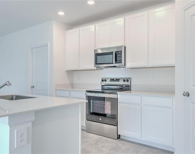 1488 Cumberland Avenue - Photo Thumbnail 7
