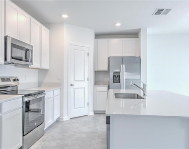 1488 Cumberland Avenue - Photo Thumbnail 10