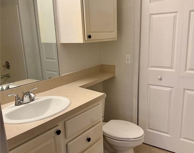 3011 Legacy Villas Drive - Photo Thumbnail 17