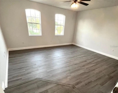 12946 Grovehurst Avenue - Photo Thumbnail 5