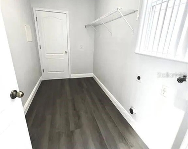 12946 Grovehurst Avenue - Photo Thumbnail 7