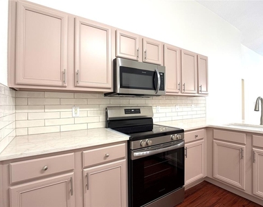 538 Solana Circle - Photo Thumbnail 3