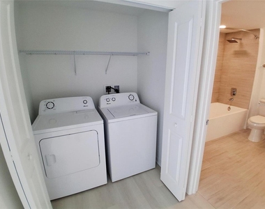 5579 Millenia Park Boulevard - Photo Thumbnail 10