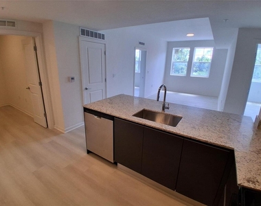 5579 Millenia Park Boulevard - Photo Thumbnail 3