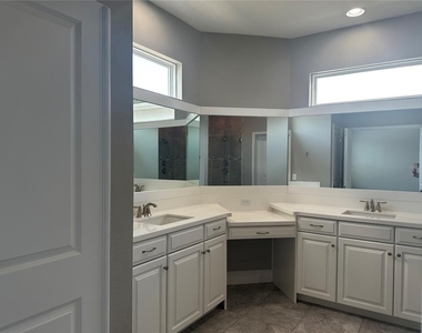 15555 Gwinnett Drive - Photo Thumbnail 19