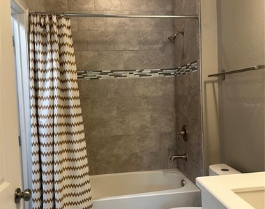 15555 Gwinnett Drive - Photo Thumbnail 4