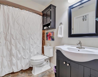 4300 Gull Cove - Photo Thumbnail 17