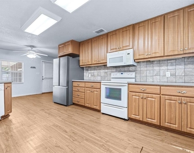 3935 Clubhouse Road - Photo Thumbnail 14