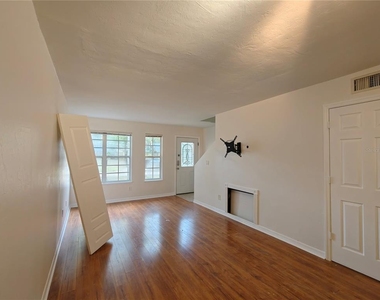 620 Sw 10th Lane - Photo Thumbnail 1