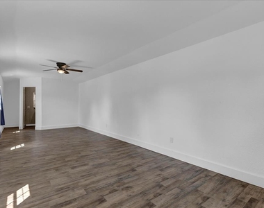 14043 Tennessee Avenue - Photo Thumbnail 19