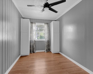 14043 Tennessee Avenue - Photo Thumbnail 13