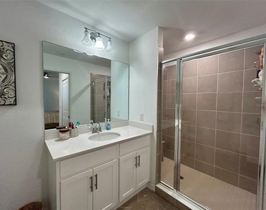 14121 Heritage Landing Boulevard - Photo Thumbnail 14
