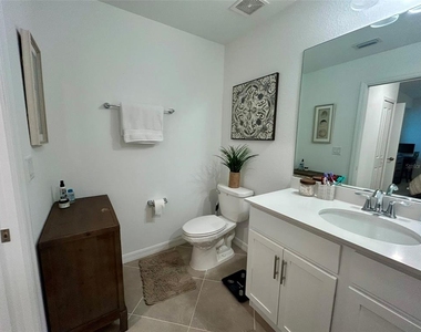 14121 Heritage Landing Boulevard - Photo Thumbnail 15