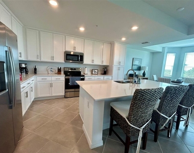 14121 Heritage Landing Boulevard - Photo Thumbnail 10