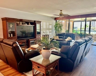 3250 Southshore Drive - Photo Thumbnail 13