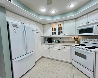 3250 Southshore Drive - Photo Thumbnail 10