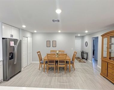 12046 Tetzel Avenue - Photo Thumbnail 5