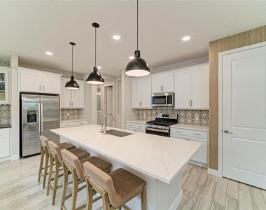 1079 Waterline Court - Photo Thumbnail 14