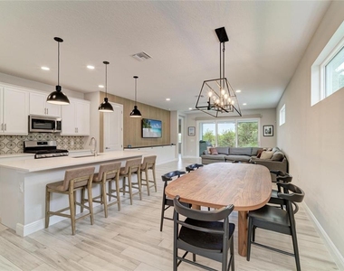 1079 Waterline Court - Photo Thumbnail 9