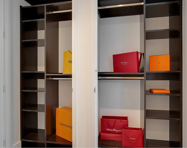 222 East 44th Street - Photo Thumbnail 3