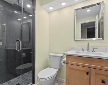 6470 Hollywood Boulevard - Photo Thumbnail 13