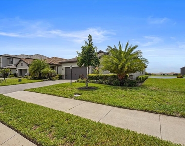 15522 Islandwalk Avenue - Photo Thumbnail 2