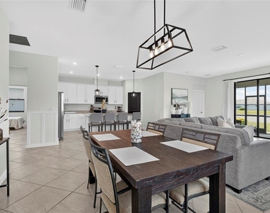 15522 Islandwalk Avenue - Photo Thumbnail 20