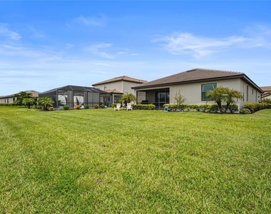 15522 Islandwalk Avenue - Photo Thumbnail 45