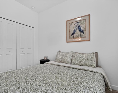 15522 Islandwalk Avenue - Photo Thumbnail 30
