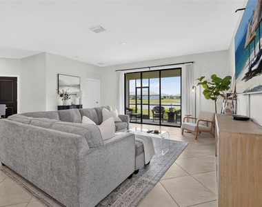 15522 Islandwalk Avenue - Photo Thumbnail 13